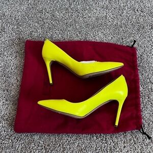 Valentino Rockstud Accents Leather Neon Yellow Heels size 5/36